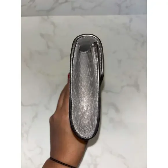 Gucci GG Marmont Envelope Clutch in Grey Leather - Like New - Picture 6 of 6